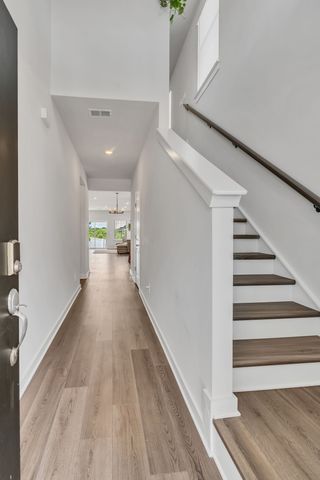 1752 Flora Grv, Hermitage, TN 37076