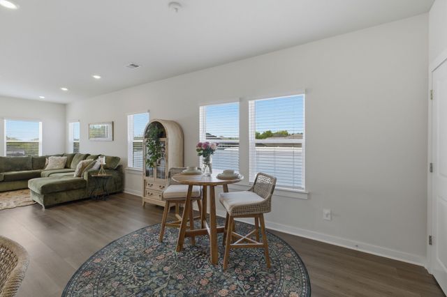 1752 Flora Grv, Hermitage, TN 37076