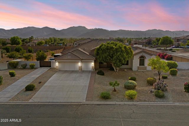 10420 N ERIN Court, Waddell, AZ 85355