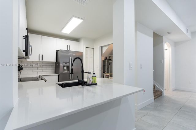 724 SW 106th Ave 2010, Pembroke Pines, FL 33025
