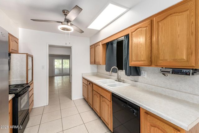 14215 N TUMBLEBROOK Way, Sun City, AZ 85351