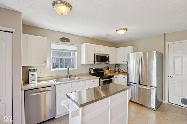 9361 W Dockside Circle, Pendleton, IN 46064