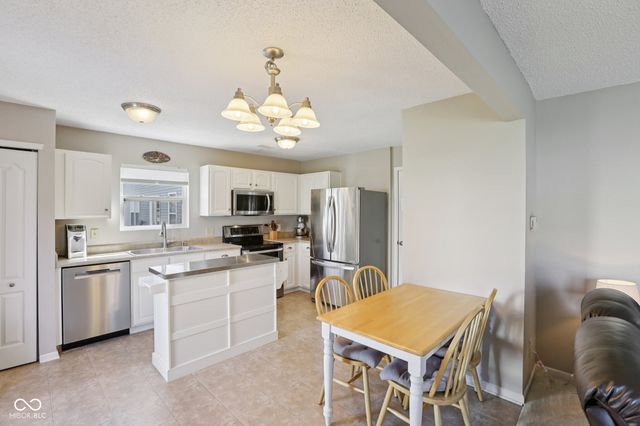 9361 W Dockside Circle, Pendleton, IN 46064