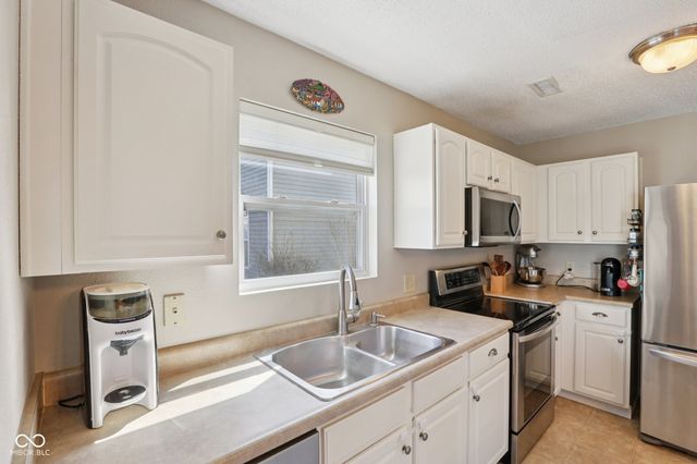 9361 W Dockside Circle, Pendleton, IN 46064