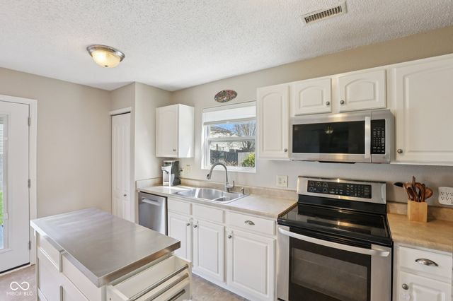 9361 W Dockside Circle, Pendleton, IN 46064