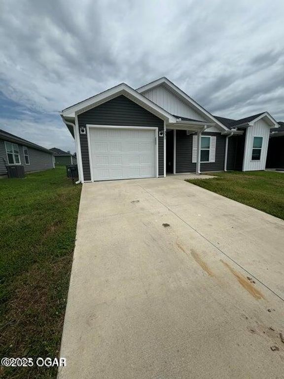 331 Alex Jordan Drive, Duenweg, MO 64841