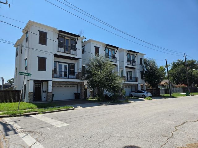 1520 Amundsen Street, Houston, TX 77009