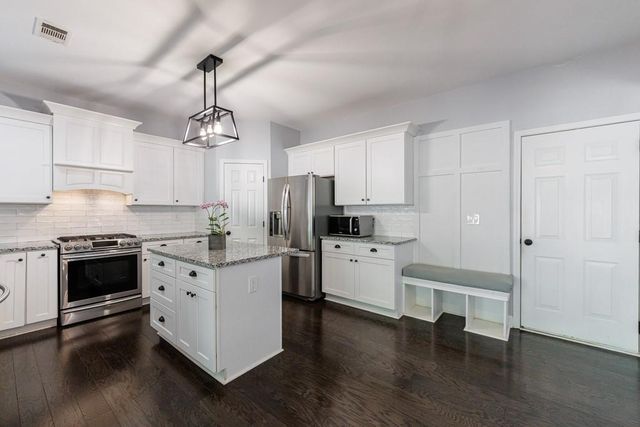 505 Keeneland Avenue, Woodstock, GA 30189