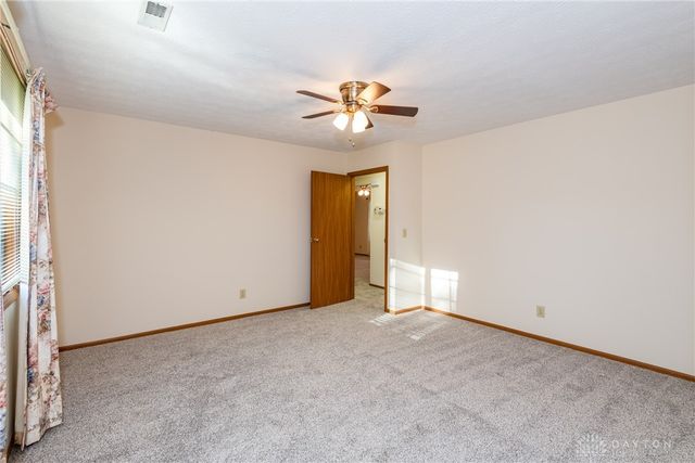 6936 Willow Tree Lane, Dayton, OH 45424