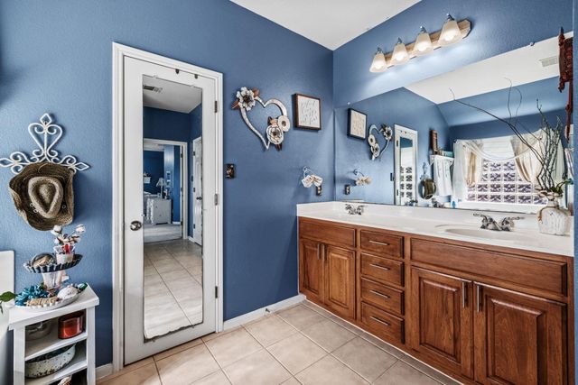 1114 Calistoga DR, Leander, TX 78641