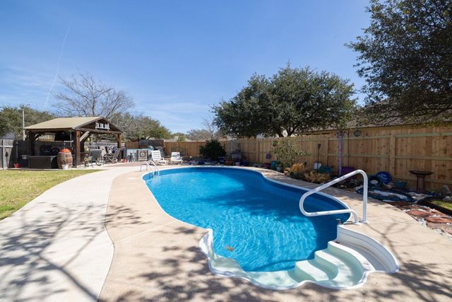 1114 Calistoga DR, Leander, TX 78641