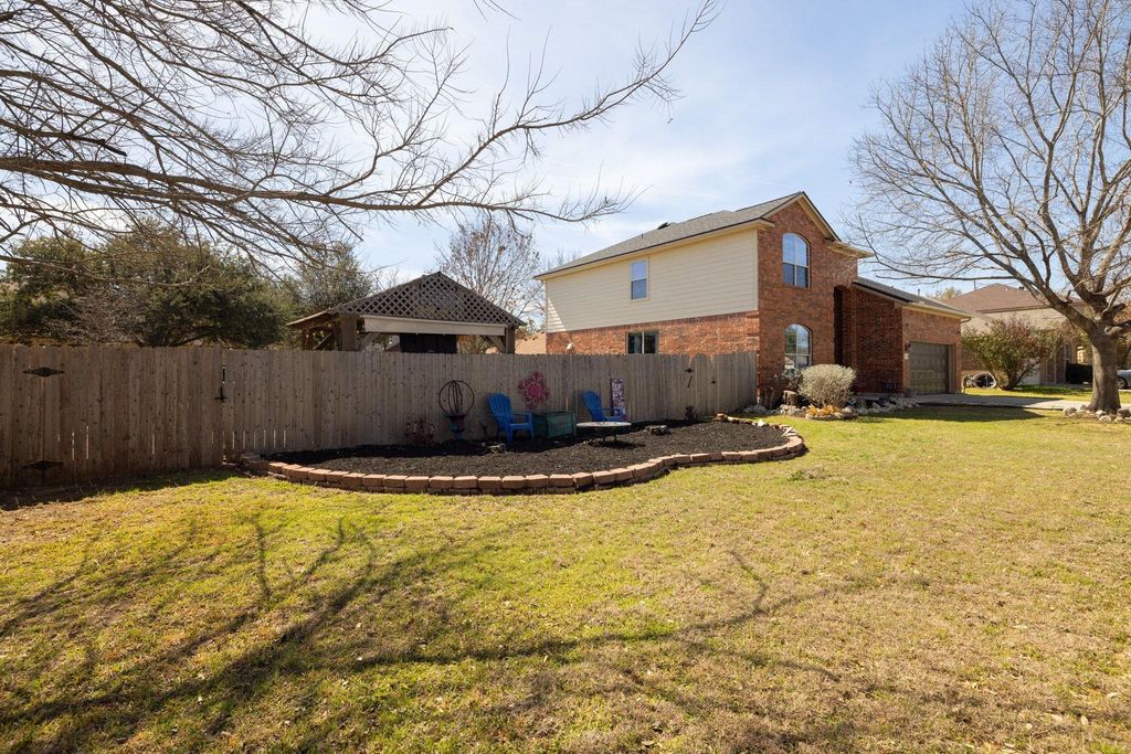 1114 Calistoga DR, Leander, TX 78641