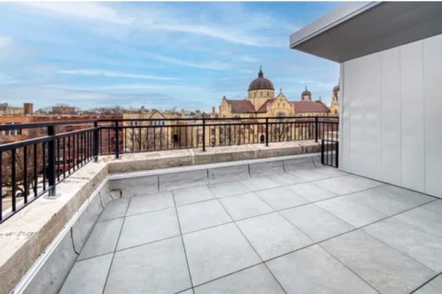 4637 N Ashland Avenue 401, Chicago, IL 60640