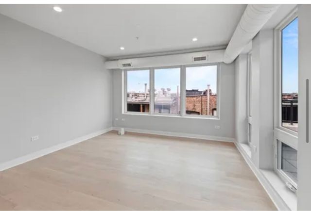 4637 N Ashland Avenue 401, Chicago, IL 60640