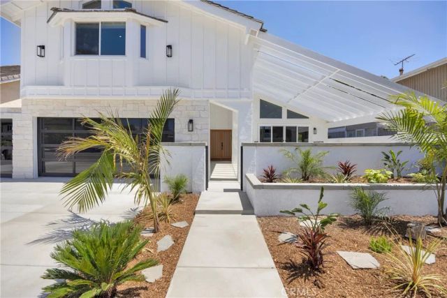 4232 Pierson Drive, Huntington Beach, CA 92649