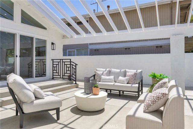 4232 Pierson Drive, Huntington Beach, CA 92649