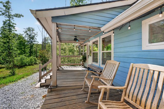 1030 Johnson Hollow Rd, Mc Ewen, TN 37101