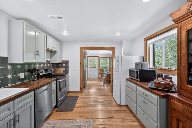 1030 Johnson Hollow Rd, Mc Ewen, TN 37101