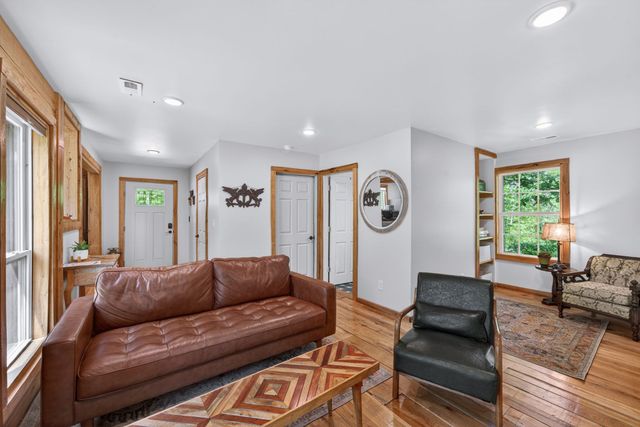 1030 Johnson Hollow Rd, Mc Ewen, TN 37101