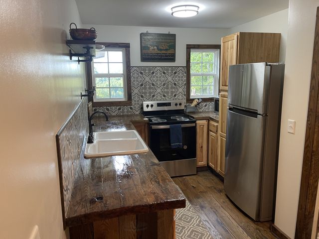 1030 Johnson Hollow Rd, Mc Ewen, TN 37101