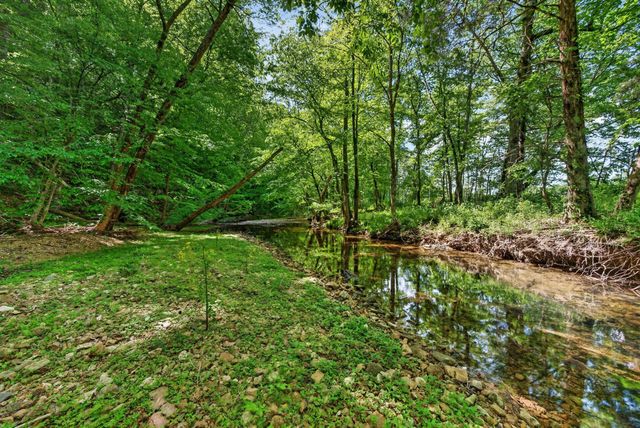 1030 Johnson Hollow Rd, Mc Ewen, TN 37101