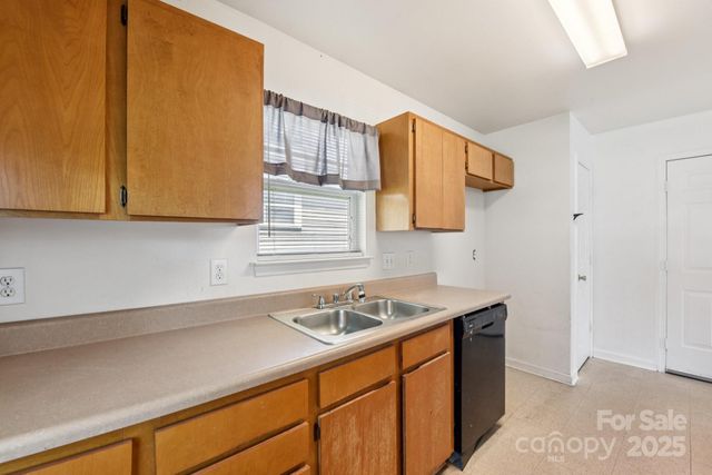 3420 Kentucky Avenue, Charlotte, NC 28216
