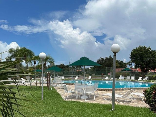1437 57TH STREET W 1437, Bradenton, FL 34209