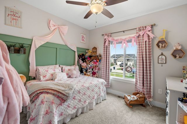 14916 Walnut Meadows Drive, Urbandale, IA 50323