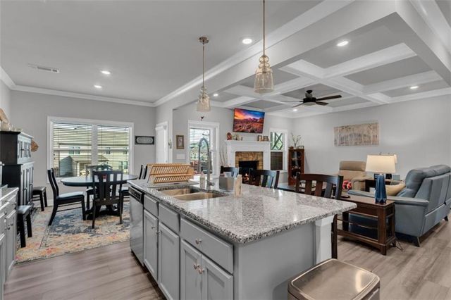 7129 Birch View Court, Flowery Branch, GA 30542