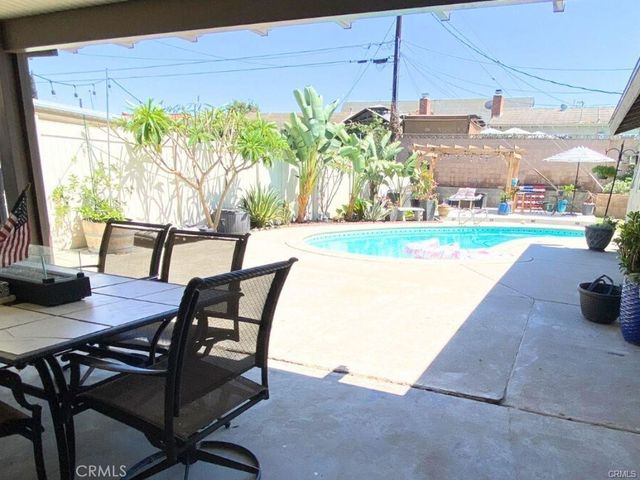 102 E Crestview, Corona, CA 92879