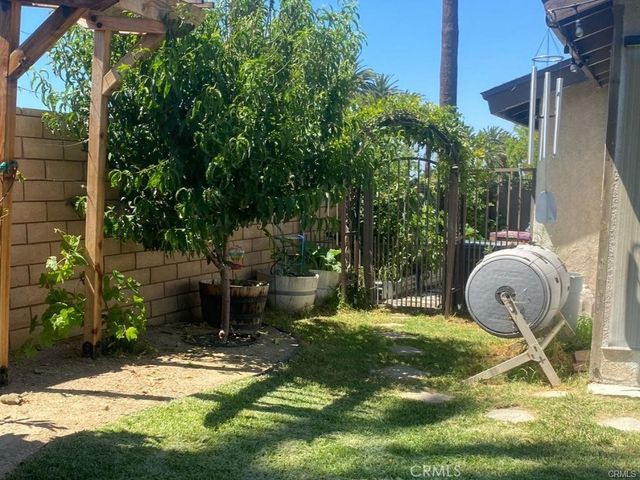 102 E Crestview, Corona, CA 92879