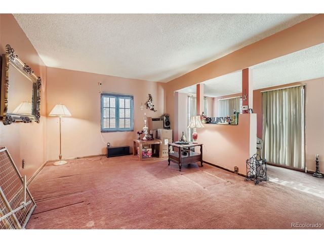 657 Meade St, Denver, CO 80204