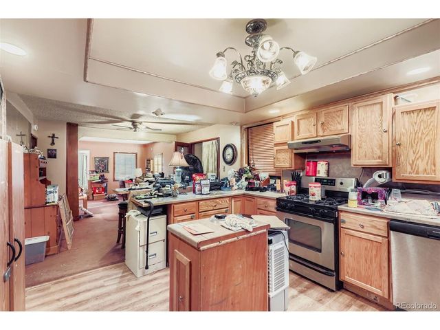 657 Meade St, Denver, CO 80204