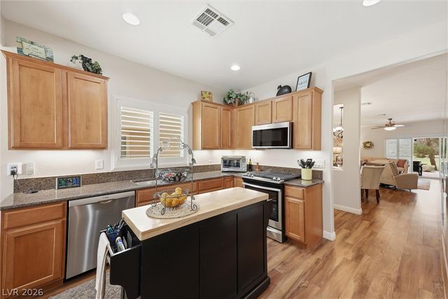 7421 Petrel Street, North Las Vegas, NV 89084
