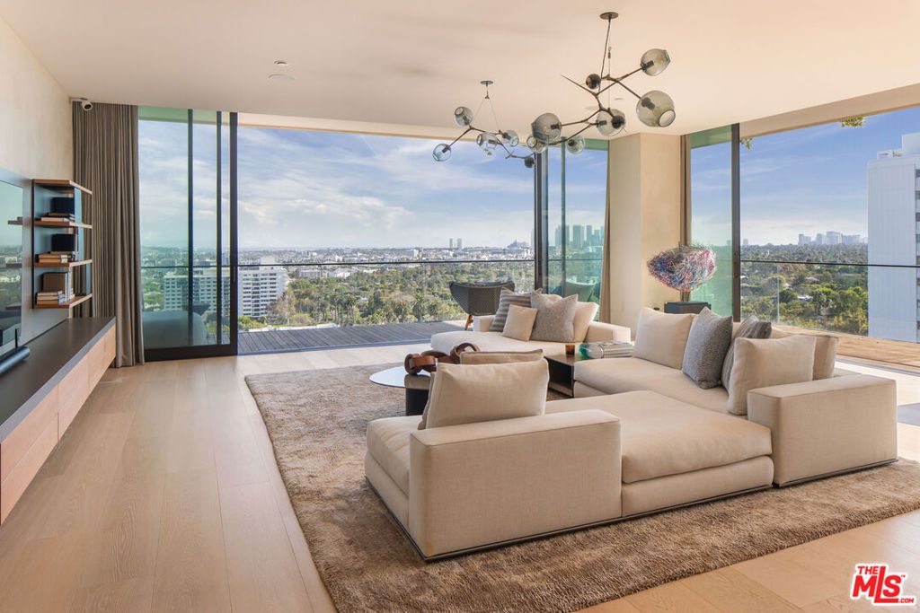 9040 W Sunset Boulevard 905, West Hollywood, CA 90069 — exterior