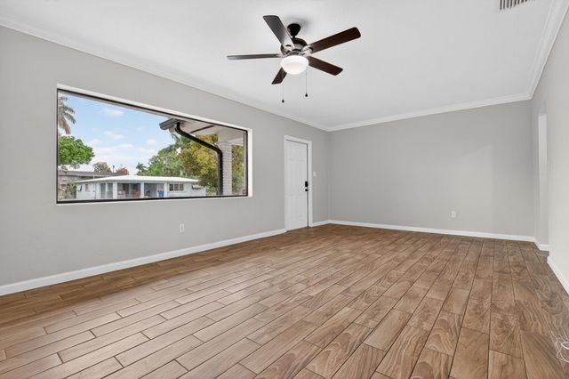 316 NW Avenue E, Belle Glade, FL 33430