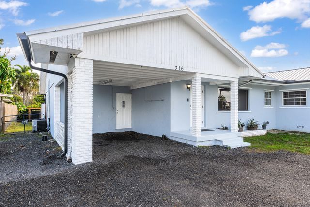 316 NW Avenue E, Belle Glade, FL 33430