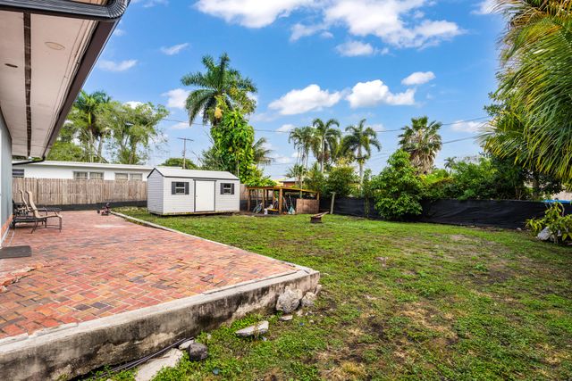 316 NW Avenue E, Belle Glade, FL 33430