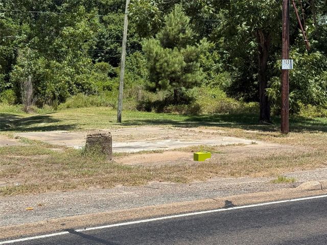 1331 Us Highway 190 W, Oakhurst, TX 77359