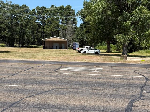 1331 Us Highway 190 W, Oakhurst, TX 77359