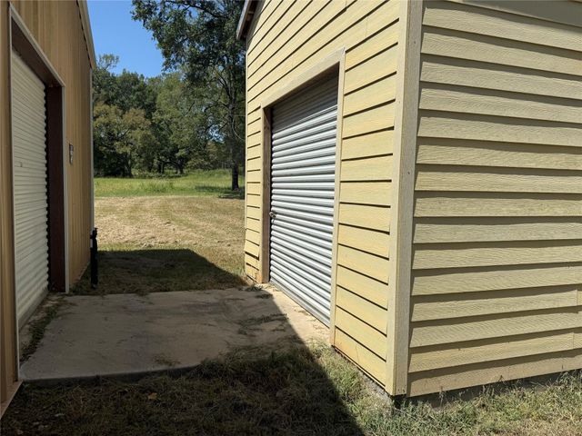 1331 Us Highway 190 W, Oakhurst, TX 77359
