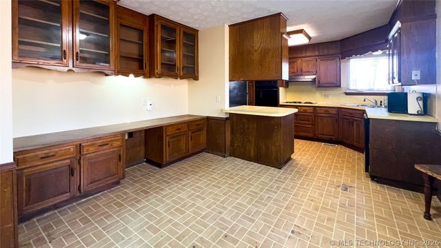 219 W 31st Street, Sand Springs, OK 74063