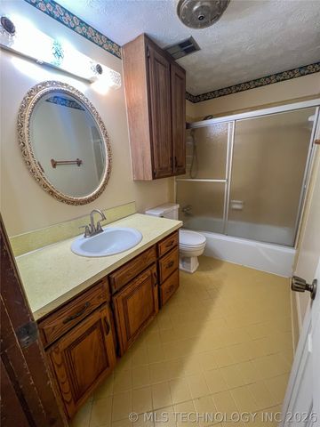 219 W 31st Street, Sand Springs, OK 74063