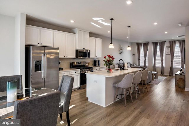 30 SAND HILLS DR, Williamstown, NJ 08094