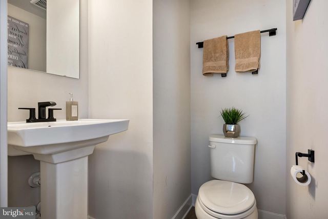 30 SAND HILLS DR, Williamstown, NJ 08094