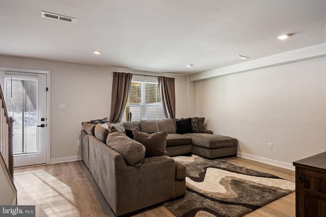 30 SAND HILLS DR, Williamstown, NJ 08094