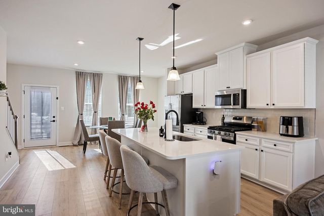 30 SAND HILLS DR, Williamstown, NJ 08094