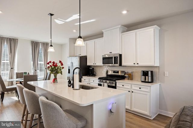 30 SAND HILLS DR, Williamstown, NJ 08094