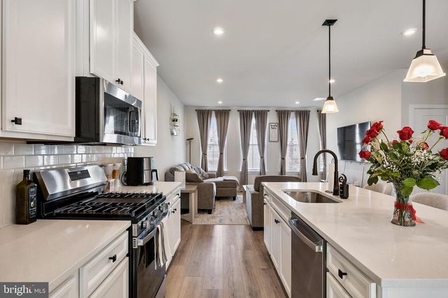 30 SAND HILLS DR, Williamstown, NJ 08094