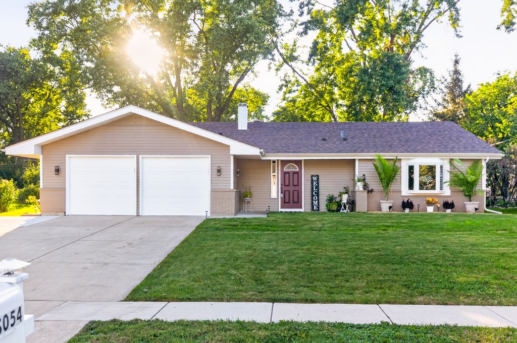 2S054 Avondale Lane, Lombard, IL 60148 — photo 2